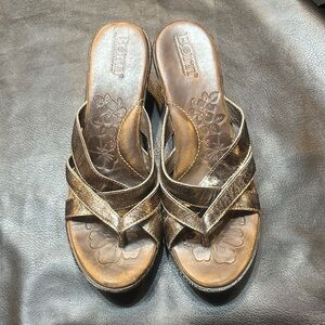🌻🌻Born Women's Metallic Sandals 7